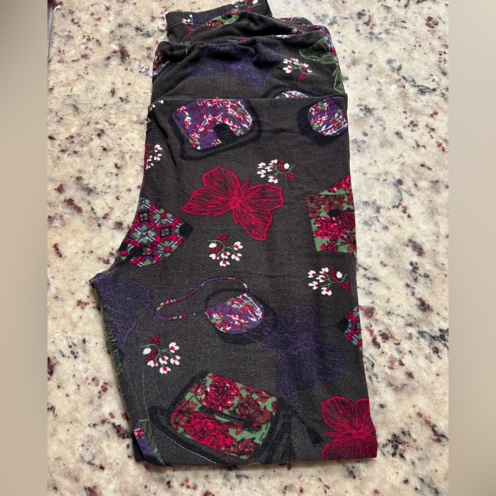 LulaRoe one-size leggings